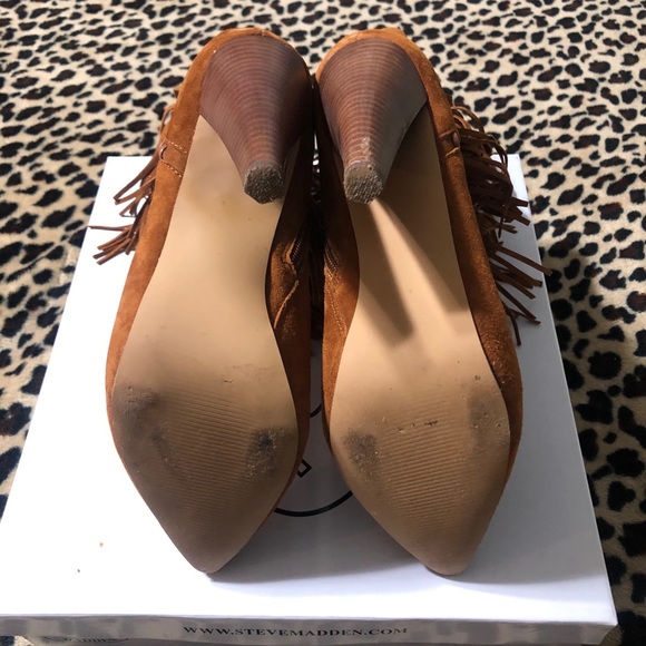 Steve Madden Suede Boot - Picture 3 of 3